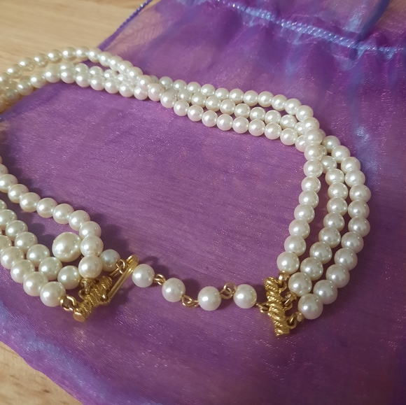 Vintage Pearl Necklace - Picture 2 of 2